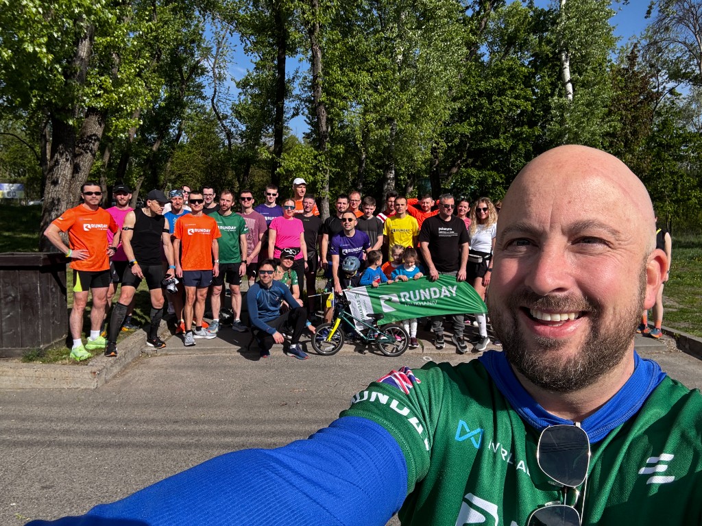 Smiling Runday runners at Trukhaniv Park, Kyiv